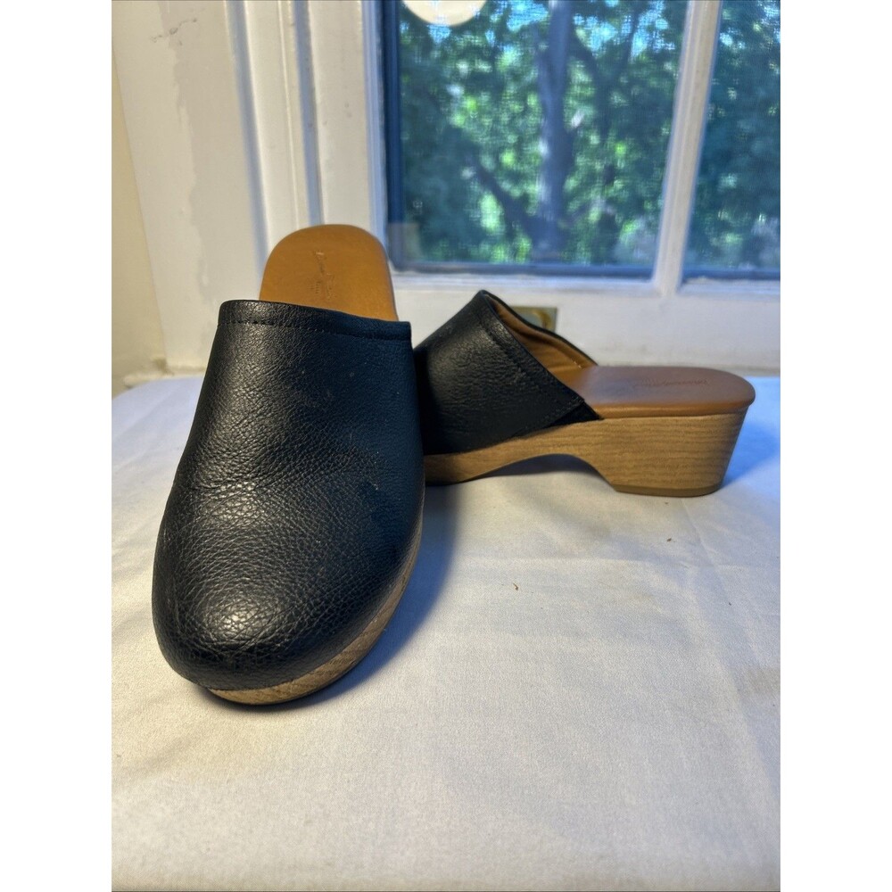 Women's Indra Wood Look Clog Heels Black Universal Thread Size 8 Slip On